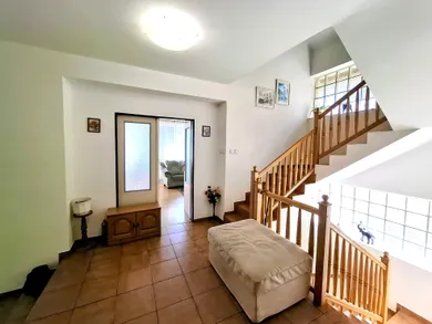 Na predaj dom v Bratislava-Podunajské Biskupice · €570 000 · Čiastočná rekonštrukcia