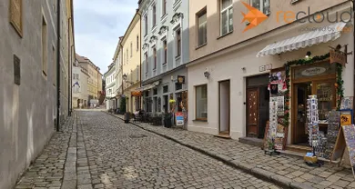 Kiadó kereskedelmi ingatlanok, Bratislava-Staré Mesto · €2100