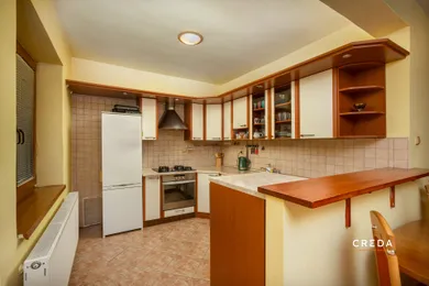 Mieszkania na sprzedaż, 4-pokojowe, Nitra · €261 000