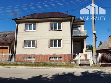 Na predaj 5-izbový dom, 200 m², Bzince pod Javorinou