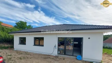 Na predaj 3-izbový dom, 108 m², Semerovo