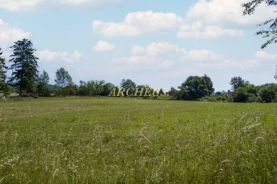 Na predaj pozemok, Chmeľovec