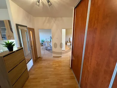 Na predaj 2-izbový byt, 55 m², Komárno, Košická