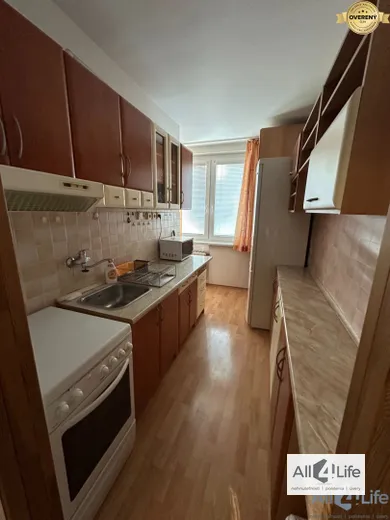 Na predaj 2-izbový byt, 49 m², Piešťany, Teplická