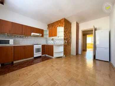 Mieszkania na sprzedaż, 4-pokojowe, Partizánske · €115 000