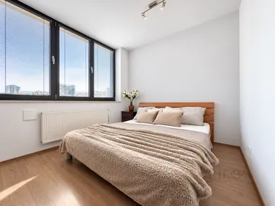 Na predaj 3-izbový byt, 79 m², Bratislava-Nové Mesto, Račianska