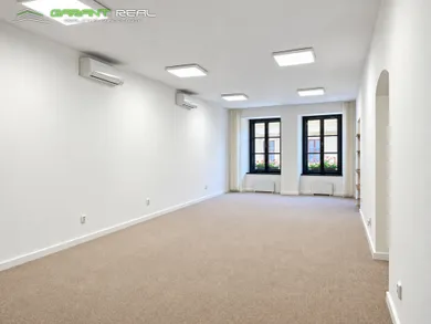 Na prenájom komerčné, 111 m², Prešov, Hlavná