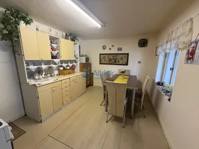 Na predaj 3-izbový dom, 150 m², Hájske