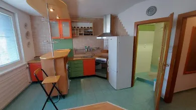 Eladó lakások, 1-szobás, Levice · €84 900