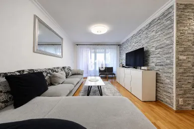 Na predaj 4-izbový byt, 99 m², Bratislava-Petržalka, Zadunajská cesta