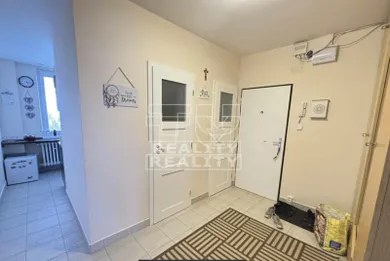 Mieszkania na sprzedaż, 3-pokojowe, Košice-Západ · €182 999
