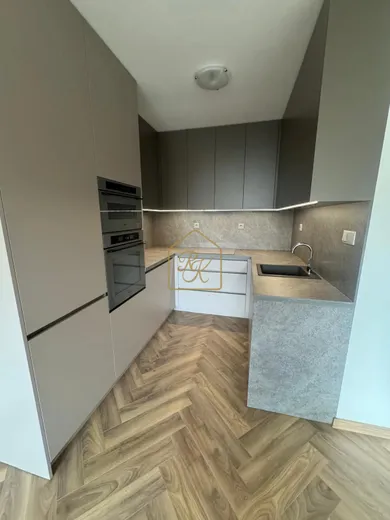 Na predaj 2-izbový byt, 55 m², Nitra, Coboriho