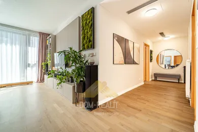 Na predaj 3-izbový byt, 100 m², Bratislava-Petržalka, Kopčianska
