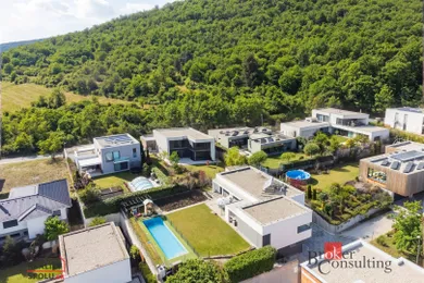 Domy na predaj, Bratislava-Nové Mesto · €2 490 000