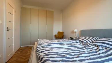 Na prenájom 2-izbový byt, 59 m², Bratislava-Ružinov, Karadžičova