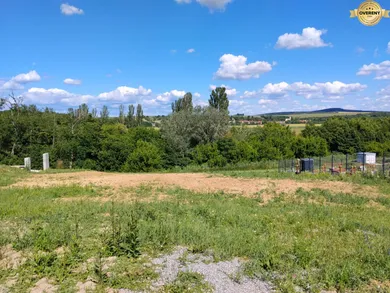 Na predaj pozemok, 690 m², Levice, Rekreačná