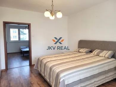 Na predaj 4-izbový byt, 81 m², Bratislava-Dúbravka, Drobného