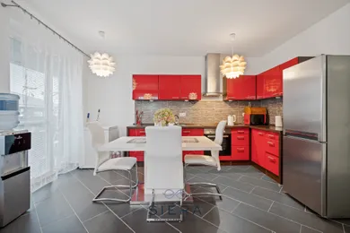 Na predaj 3-izbový byt, 82 m², Trstice