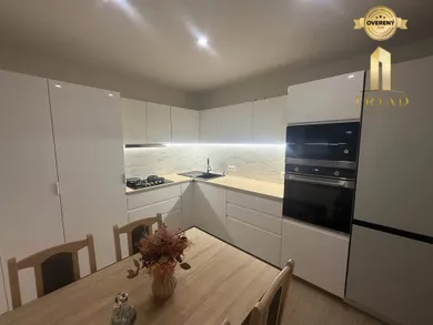 Mieszkania na wynajem, 3-pokojowe, Nové Zámky · €750