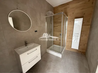 Na predaj 3-izbový dom, 165 m², Štôla