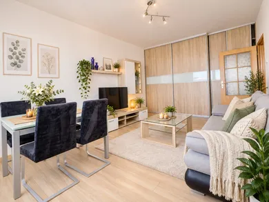 Na predaj 2-izbový byt, 55 m², Bratislava-Petržalka, Lachova