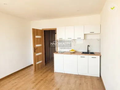 Mieszkania na sprzedaż, 1-pokojowe, Žiar nad Hronom · €38 400