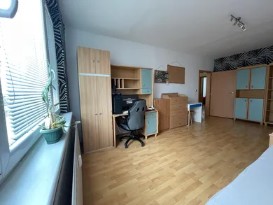 Na prenájom 3-izbový byt, 78 m², Trnava, Ulica gen. Goliána