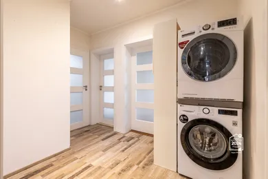 Na prenájom 4-izbový dom, 98 m², Slanec