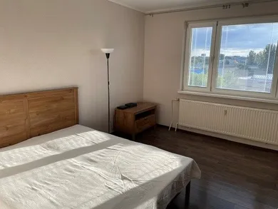 Na prenájom 1-izbový byt, 36 m², Bratislava-Ružinov, Hraničná