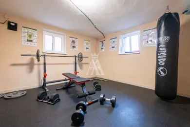 Na predaj 10-izbový dom, 766 m², Košická Polianka
