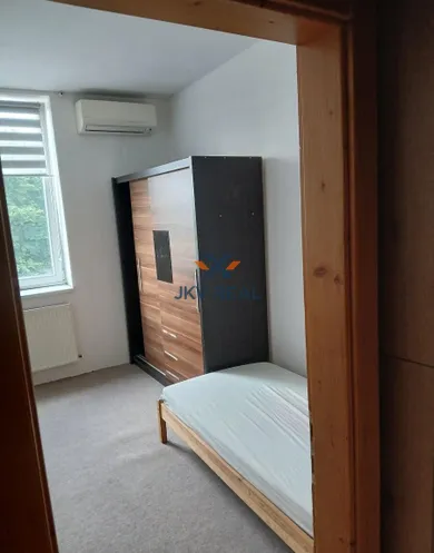 Na prenájom 3-izbový byt, 87 m², Žilina, Bratislavská