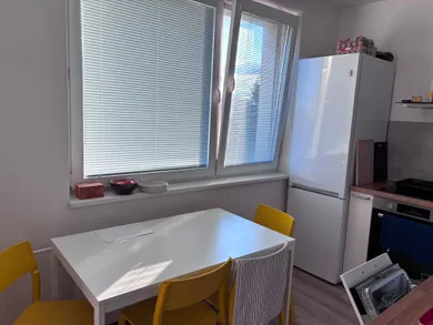 Na prenájom byt v Bratislava-Vrakuňa · €670 · Dokončené