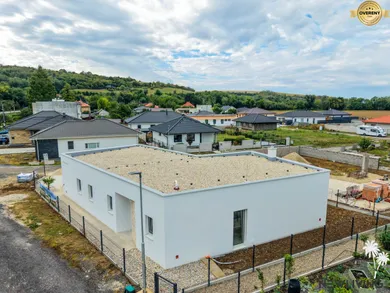 Na predaj 4-izbový dom, 119 m², Modrovka