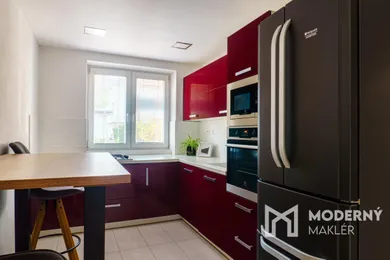 Na predaj 2-izbový byt, 66 m², Trenčín, Inovecká