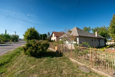 Na predaj 5-izbový dom, 220 m², Nitra