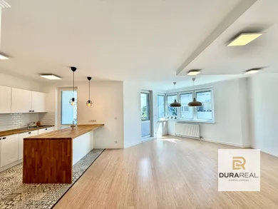 Na predaj 4-izbový byt, 115 m², Bratislava-Staré Mesto