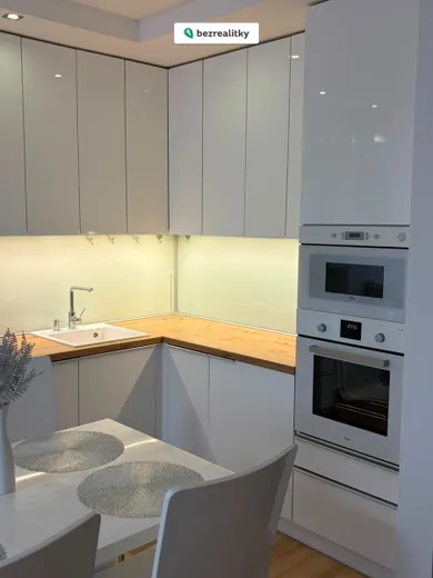 Na prenájom 2-izbový byt, 54 m², Trnava