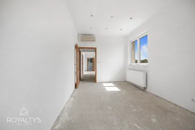 Na predaj objekt, 199 m², Báč