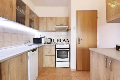 Na prenájom 2-izbový byt, 57 m², Púchov, Moravská
