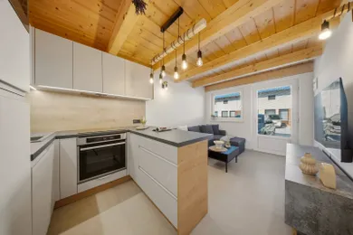 Na prenájom 2-izbový byt, 40 m², Bratislava-Vrakuňa, Majerská
