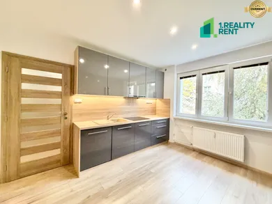 Na prenájom 2-izbový byt, 72 m², Žilina, Komenského