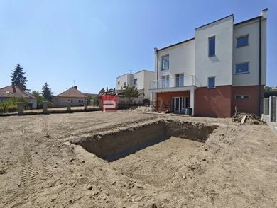 Na predaj 6-izbový dom, 256 m², Pezinok, Modra