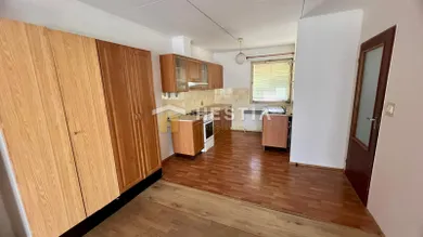 Na predaj 6-izbový dom, 200 m², Polianka
