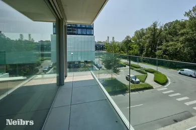 Na predaj 4-izbový byt, 100 m², Bratislava-Petržalka, Krasovského