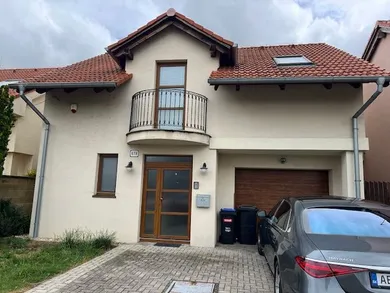 Domy na sprzedaż, Rovinka · €399 000