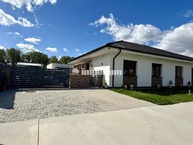 Domy na sprzedaż, 3-pokojowe, Dunajský Klátov · €185 000