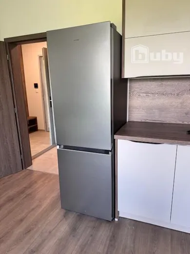 Na prenájom 1-izbový byt, 38 m², Martin, Košútska