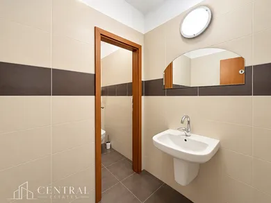 Na prenájom komerčné, 70 m², Senec, Lichnerova