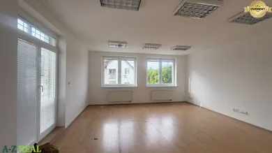 Na prenájom 7-izbový dom, 300 m², Bratislava-Ružinov, Mierová
