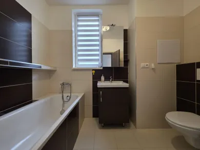 Na predaj 2-izbový byt, 63 m², Slovenský Grob, Koceľova